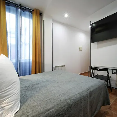 Hostal Las Fuentes (Adults Only) Madrid Exterior photo