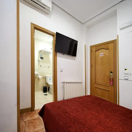 Hostal Las Fuentes (Adults Only) Madrid Exterior photo