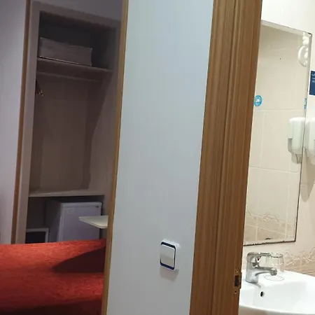 Hostal Las Fuentes (Adults Only) Madrid Exterior photo