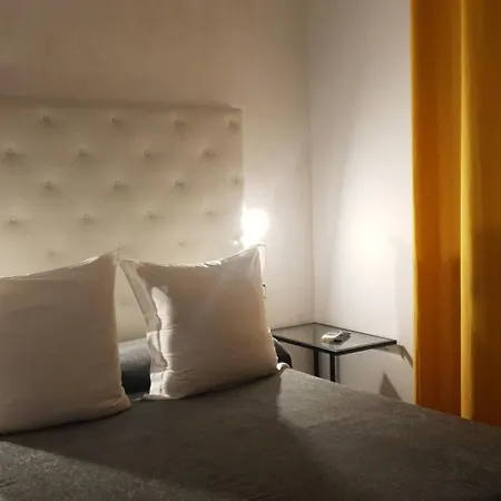 Hostal Las Fuentes (Adults Only) Madrid Exterior photo
